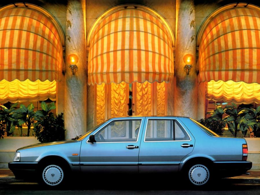  Lancia Thema 1984 года  (фото 11 из 26)